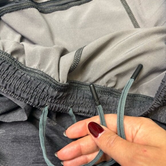 Lululemon Men's Camo Gray Athletic 9'' Inseam Running Shorts Pockets Size XL - Picture 5 of 11